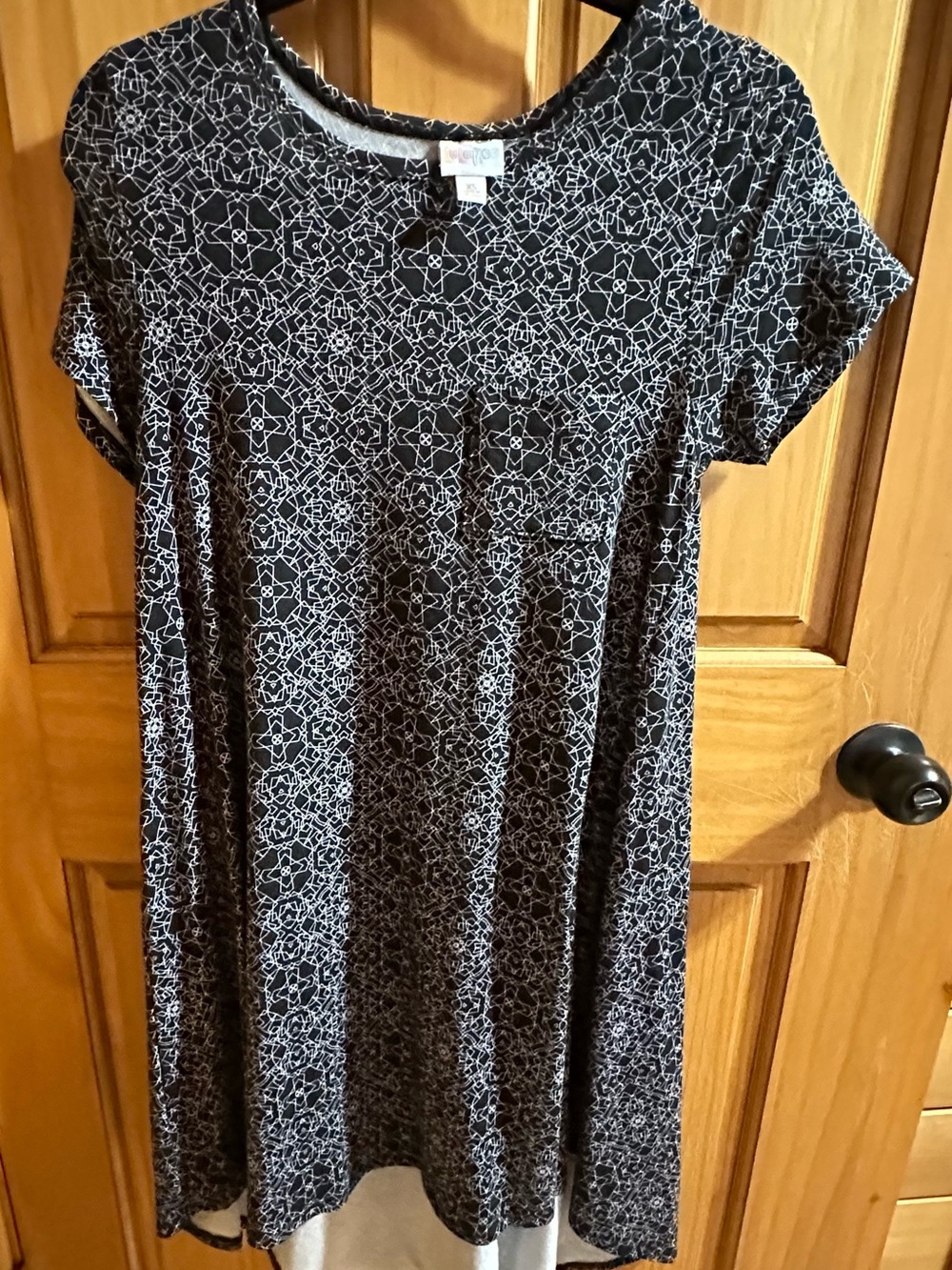 Lularoe Carly Dress-Black & White Patterned Short Sleeve Women's Dress